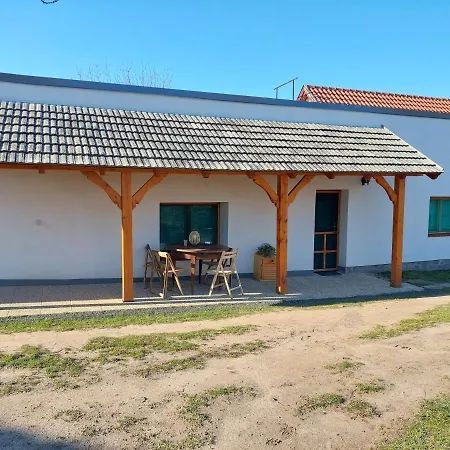 Orban Apartman Apartment Kovagoors