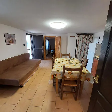 Orban Apartman Apartment *
