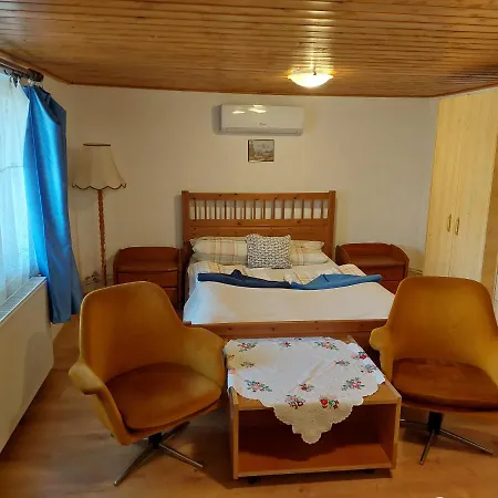 Orban Apartman * Kovagoors