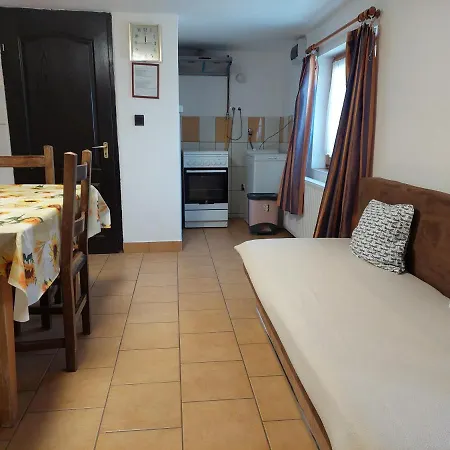 Orban Apartman Apartment