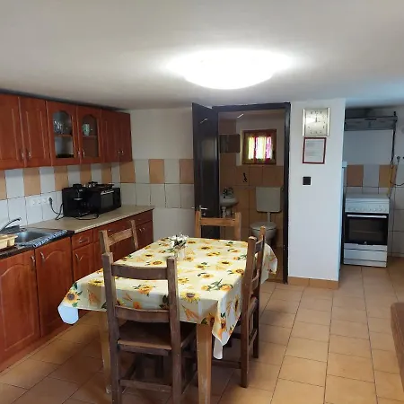 Apartment Orban Apartman Kovagoors
