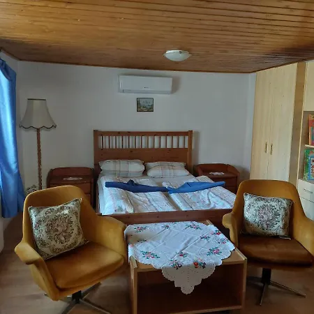Orbán Apartman Apartman *