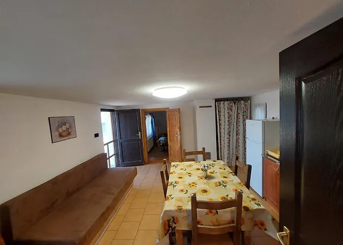 Orban Apartman 호텔 *